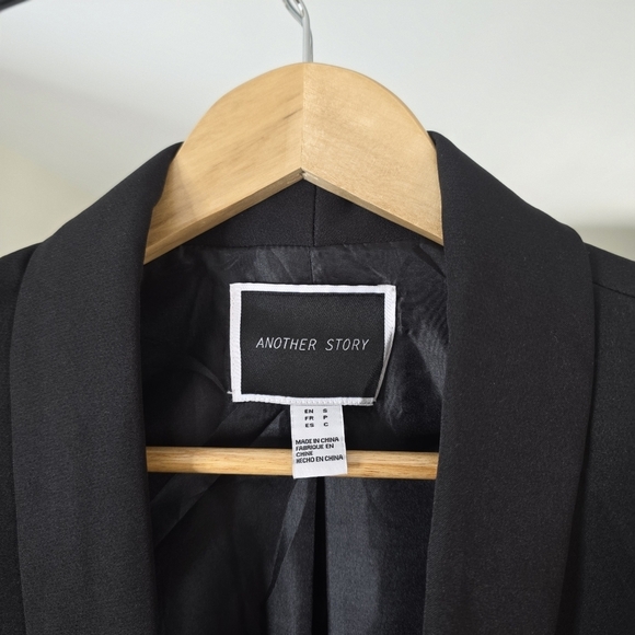 Another Story Black Ruched Sleeve Blazer, Size Small - Picture 10 of 11